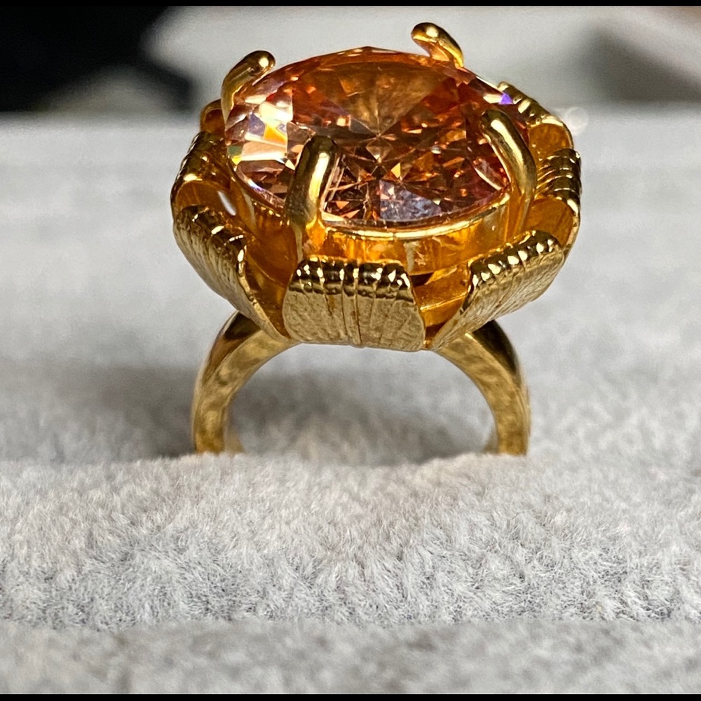 Stunning Tory Burch Cocktail Ring Gold/Brown